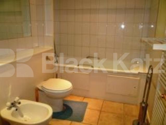 			2 Bedroom, 1 bath, 1 reception Flat			 Sutherland Avenue, MAIDA VALE