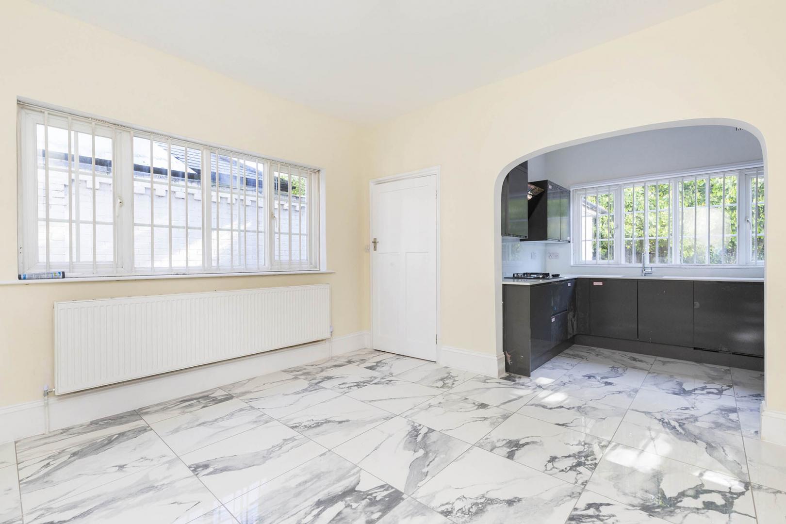 Grand family home with off street parking Hamsworth Way, Totteridge