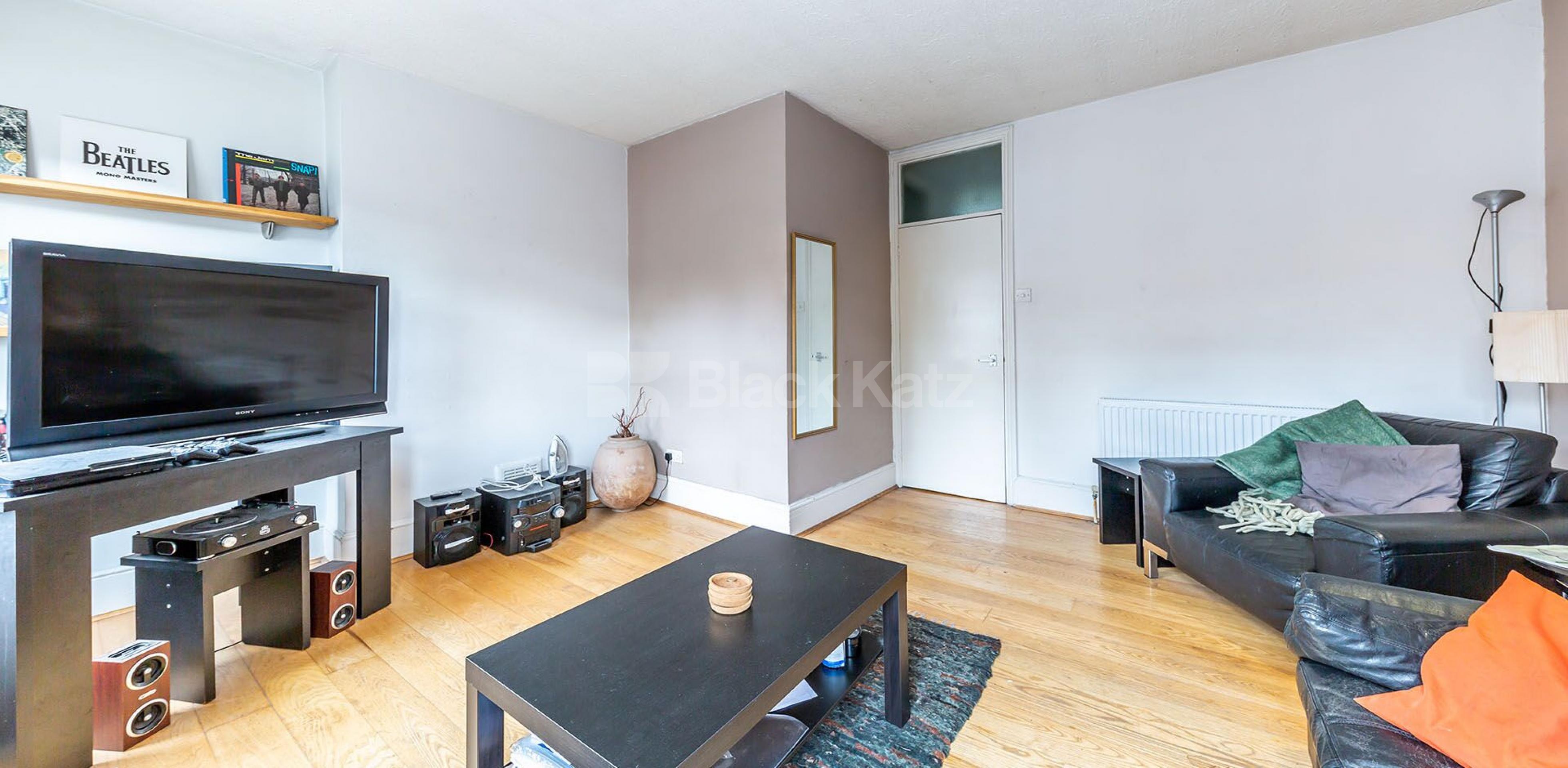 			Lovely 3 bedroom flat close to transport , 3 Bedroom, 1 bath, 1 reception Flat			 Palace Gates Road, ALEXANDRA PALACE N22