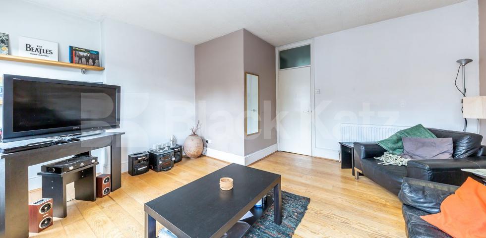 			Lovely 3 bedroom flat close to transport , 3 Bedroom, 1 bath, 1 reception Flat			 Palace Gates Road, ALEXANDRA PALACE