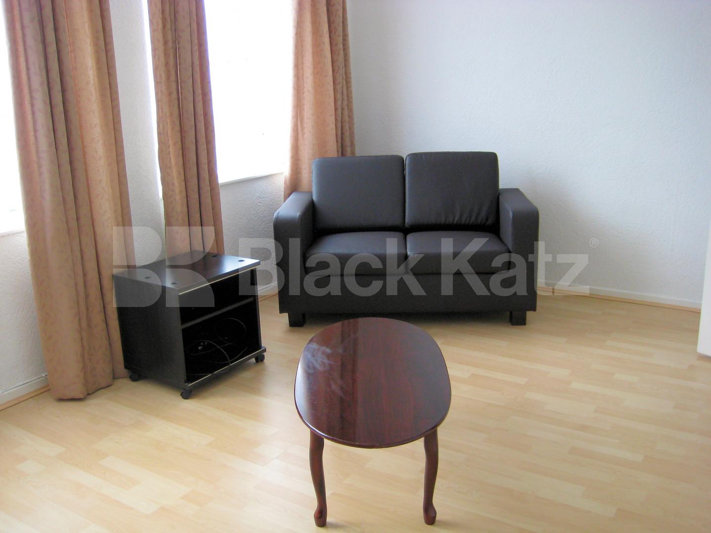 			3 Bedroom, 1 bath, 1 reception Flat			 Kingsbury Road, Islington