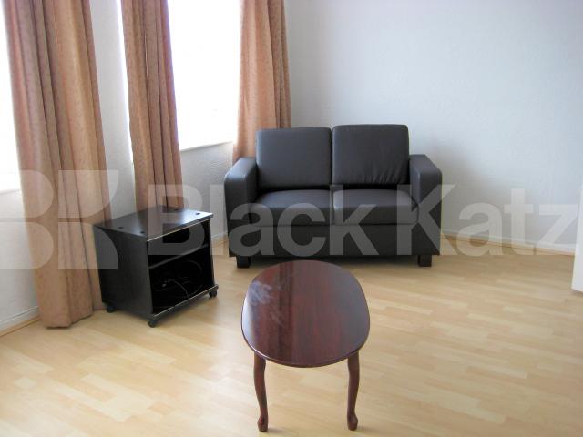 			3 Bedroom, 1 bath, 1 reception Flat			 Kingsbury Road, Islington