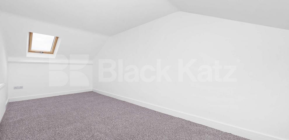 			UNDER OFFER , 3 Bedroom, 1 bath, 1 reception House			 Colegrove Road , Peckham 