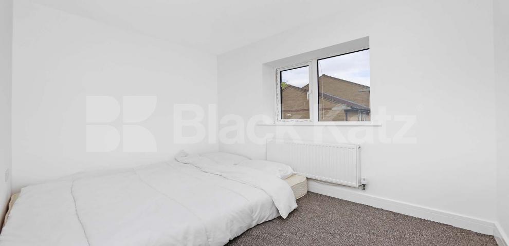 			UNDER OFFER , 3 Bedroom, 1 bath, 1 reception House			 Colegrove Road , Peckham 