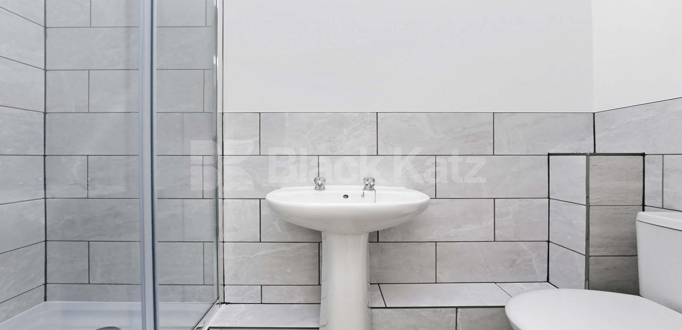 			UNDER OFFER , 3 Bedroom, 1 bath, 1 reception House			 Colegrove Road , Peckham 