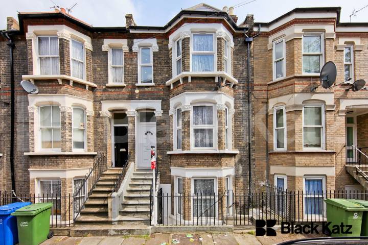 Generous period house over three floors   Madron Street , Elephant and Castle
