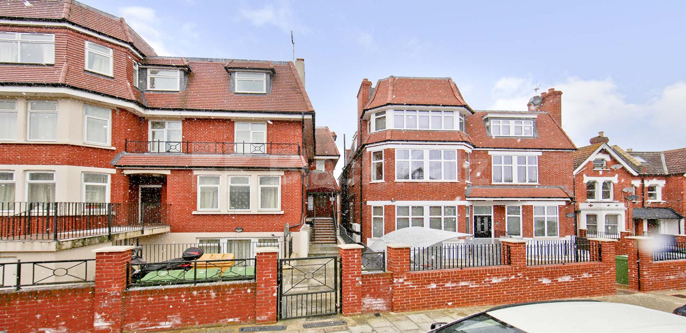 			UNDER OFFER , 1 Bedroom, 1 bath, 1 reception Apartment			 Farnan Lodge. Farnan Rd.  , Streatham