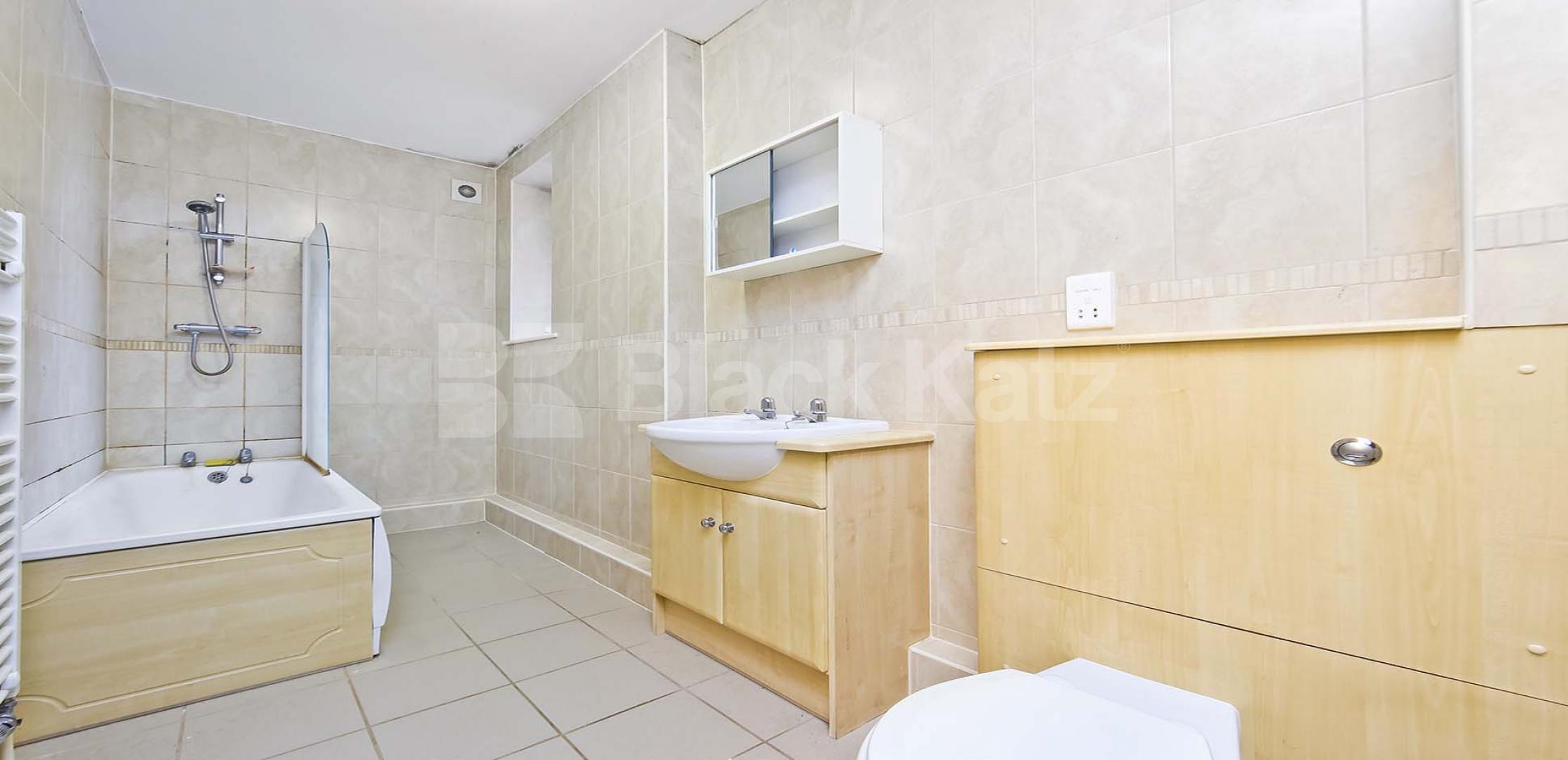 			UNDER OFFER, 2 Bedroom, 1 bath, 1 reception Apartment			 Farnan Road  , Streatham