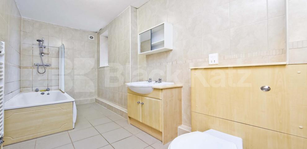 			UNDER OFFER, 2 Bedroom, 1 bath, 1 reception Apartment			 Farnan Road  , Streatham