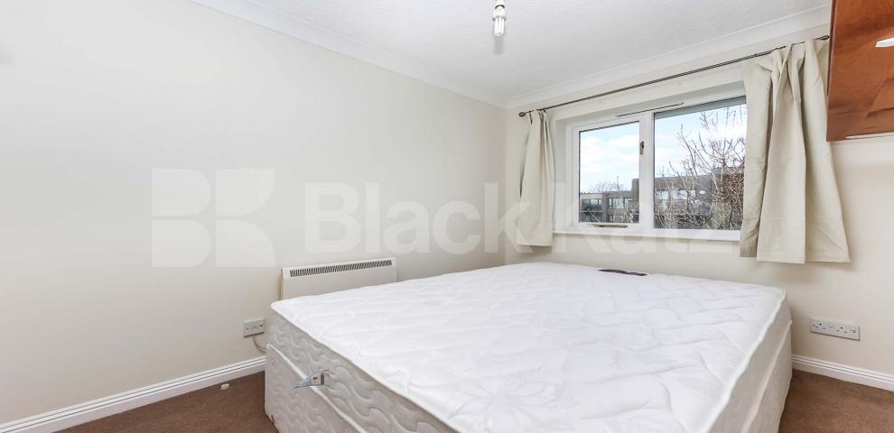 			NEW INSTRUCTION (Includes Parking)., 2 Bedroom, 1 bath, 1 reception Penthouse			 Sheppard Drive, Bermondsey