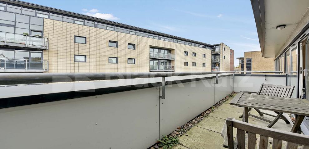 			UNDER OFFER, 3 Bedroom, 1 bath, 1 reception Penthouse			 Great Dover Street, Borough/London Bridge