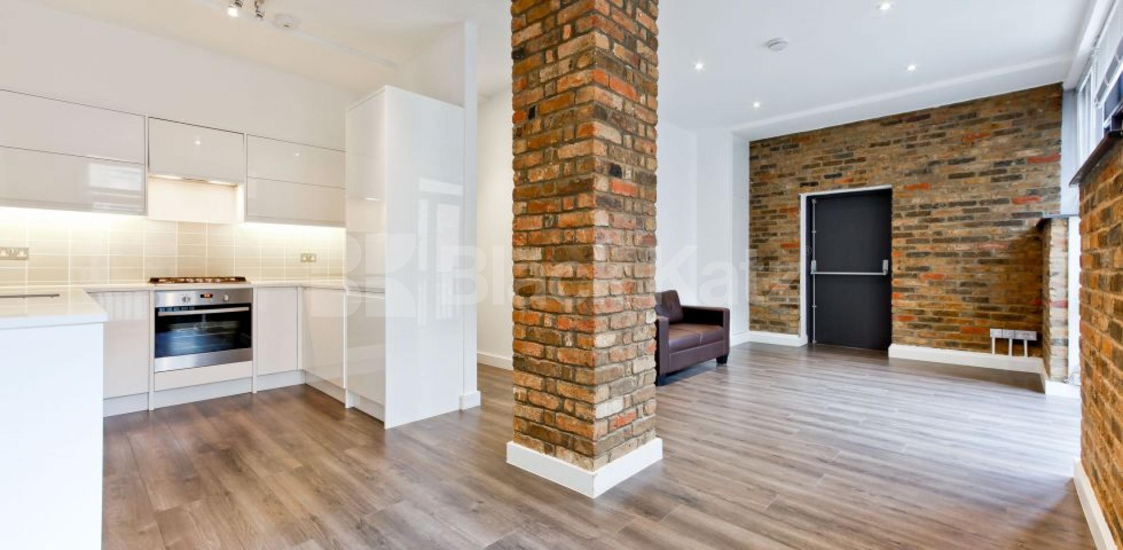 			STUNNING TWO BEDROOM WAREHOUSE CONVERSION, 2 Bedroom, 1 bath, 1 reception Flat			 BRITANNIA LOFTS-BANNER STREET, CLERKENWELL-OLD STREET-SHOREDITCH