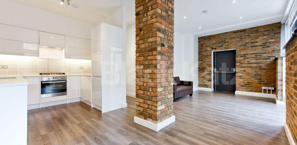 			STUNNING TWO BEDROOM WAREHOUSE CONVERSION, 2 Bedroom, 1 bath, 1 reception Flat			 BRITANNIA LOFTS-BANNER STREET, CLERKENWELL-OLD STREET-SHOREDITCH