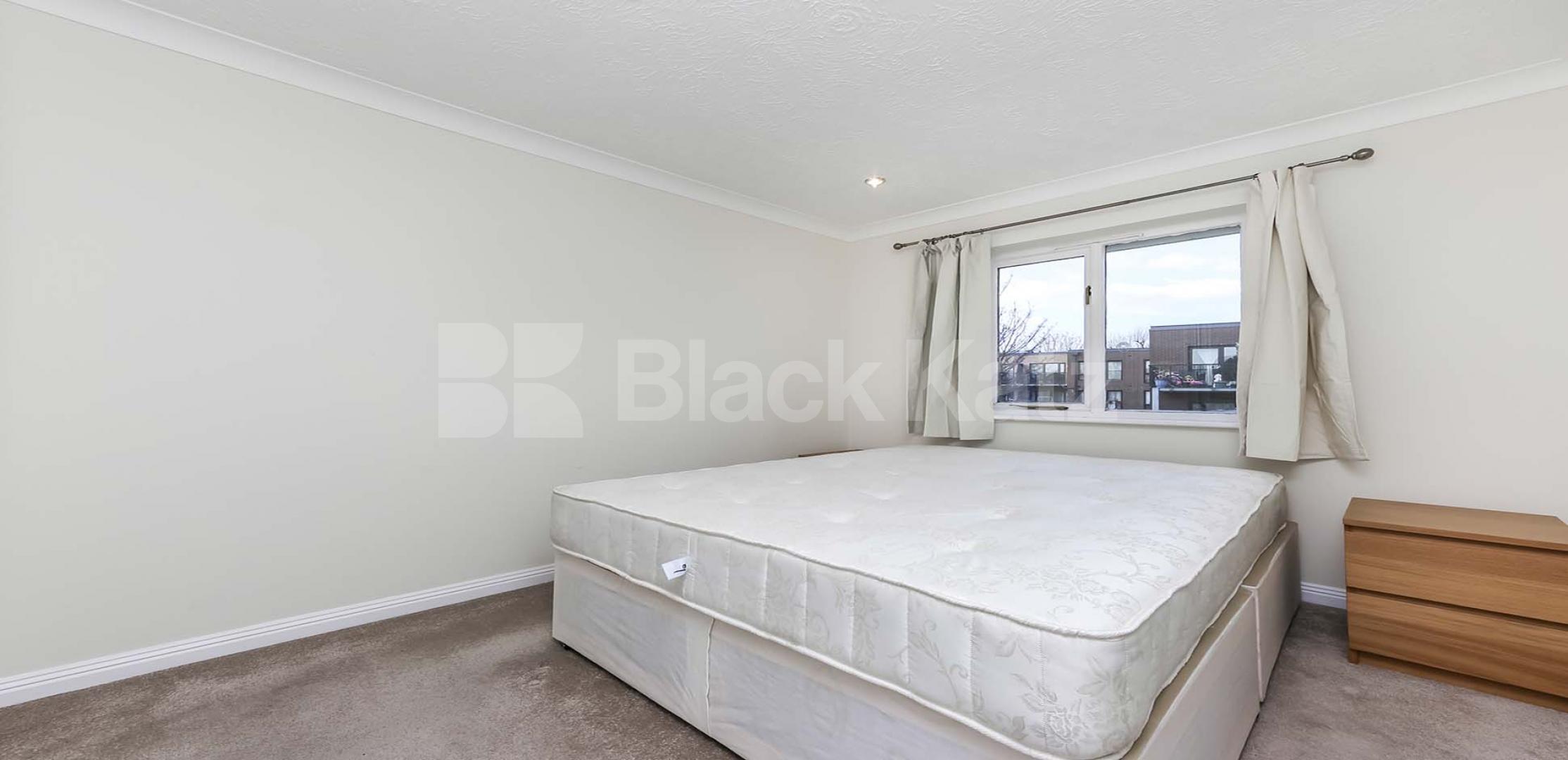 			NEW INSTRUCTION (Includes Parking)., 2 Bedroom, 1 bath, 1 reception Penthouse			 Sheppard Drive, Bermondsey