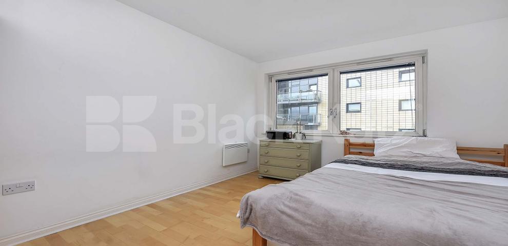 			UNDER OFFER, 3 Bedroom, 1 bath, 1 reception Penthouse			 Great Dover Street, Borough/London Bridge