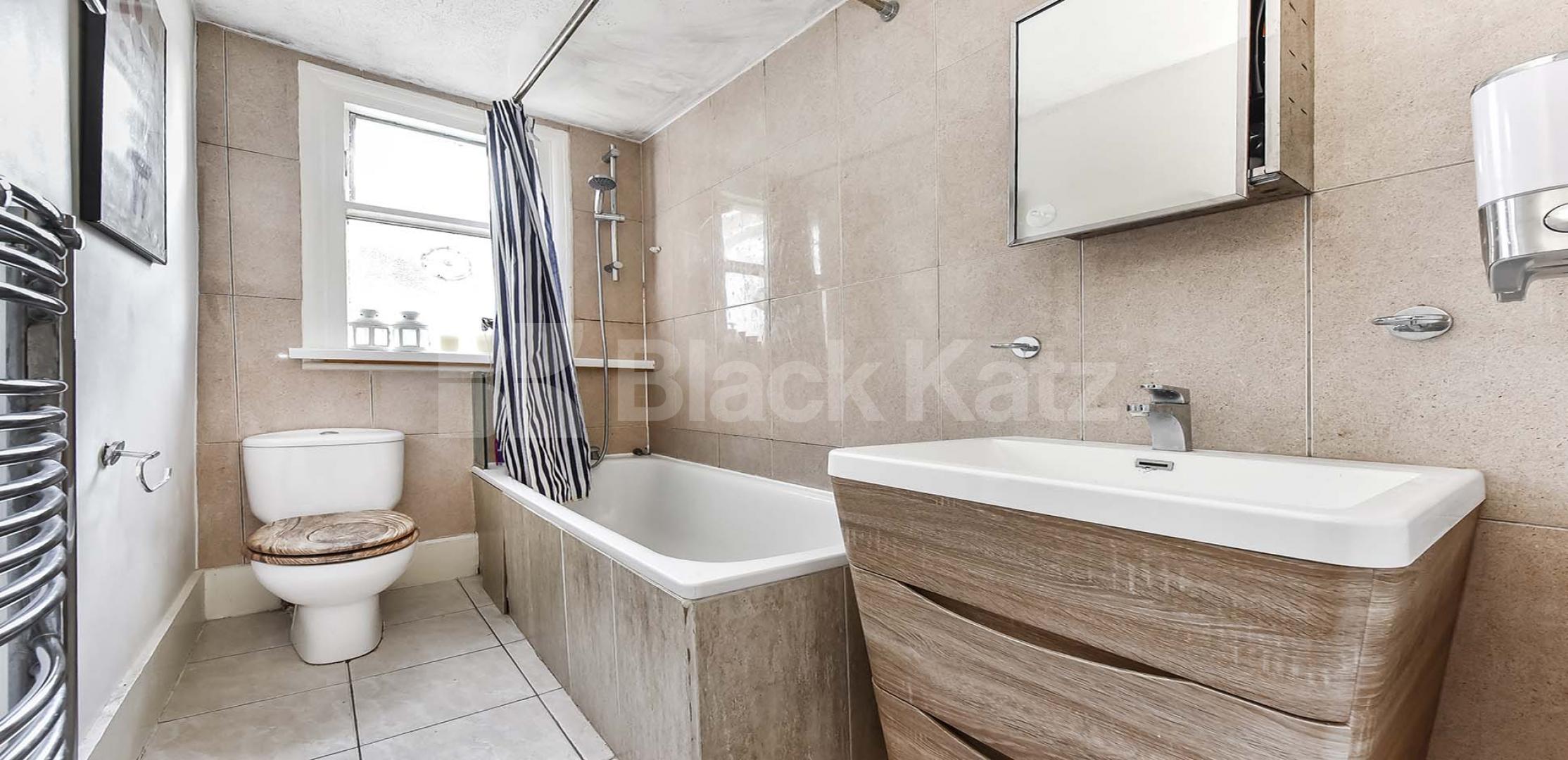 			UNDER OFFER , 4 Bedroom, 1 bath, 1 reception Maisonette			 Radbourne Road, Clapham South/Balham 