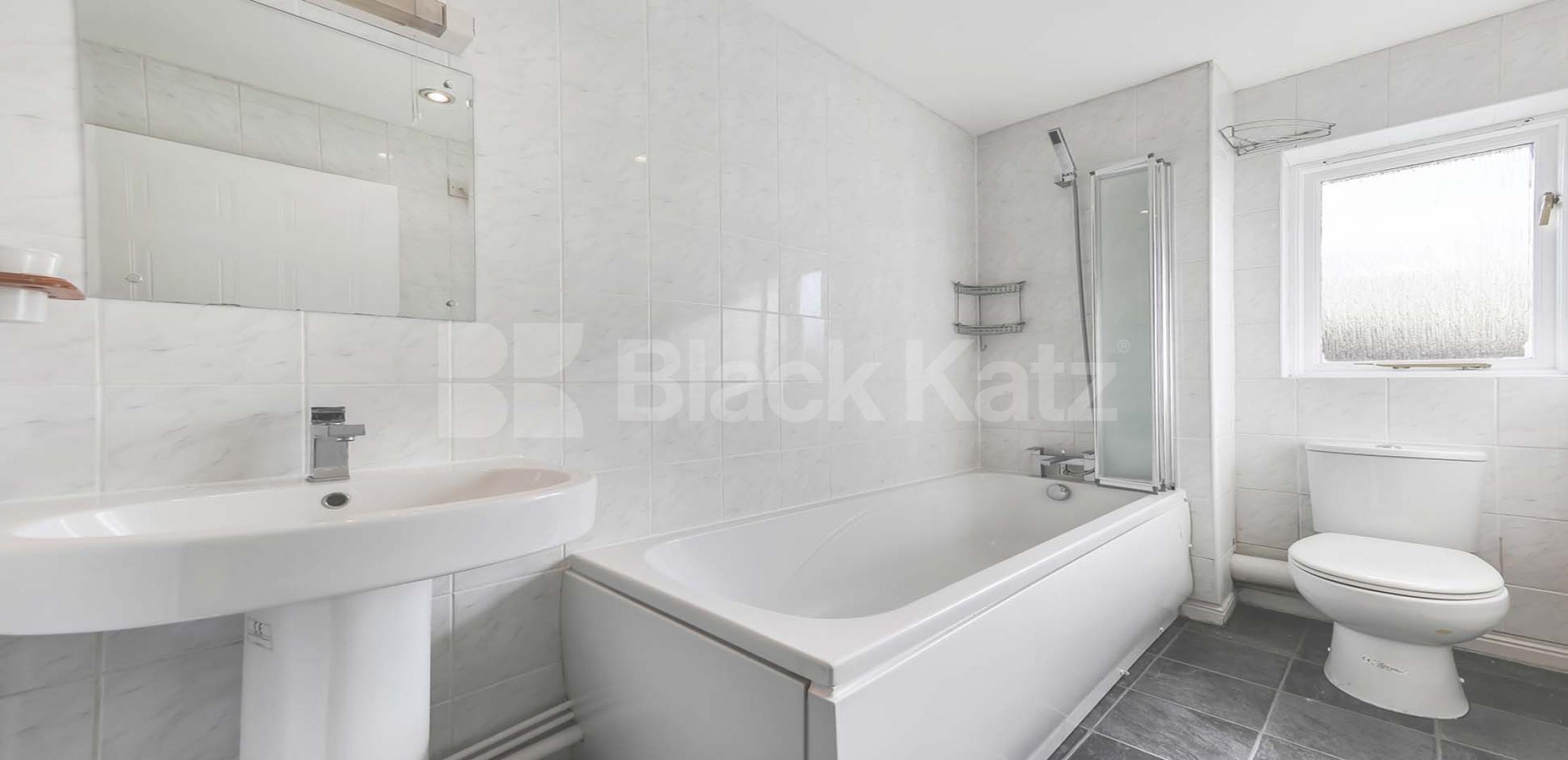 			NEW INSTRUCTION (Includes Parking)., 2 Bedroom, 1 bath, 1 reception Penthouse			 Sheppard Drive, Bermondsey