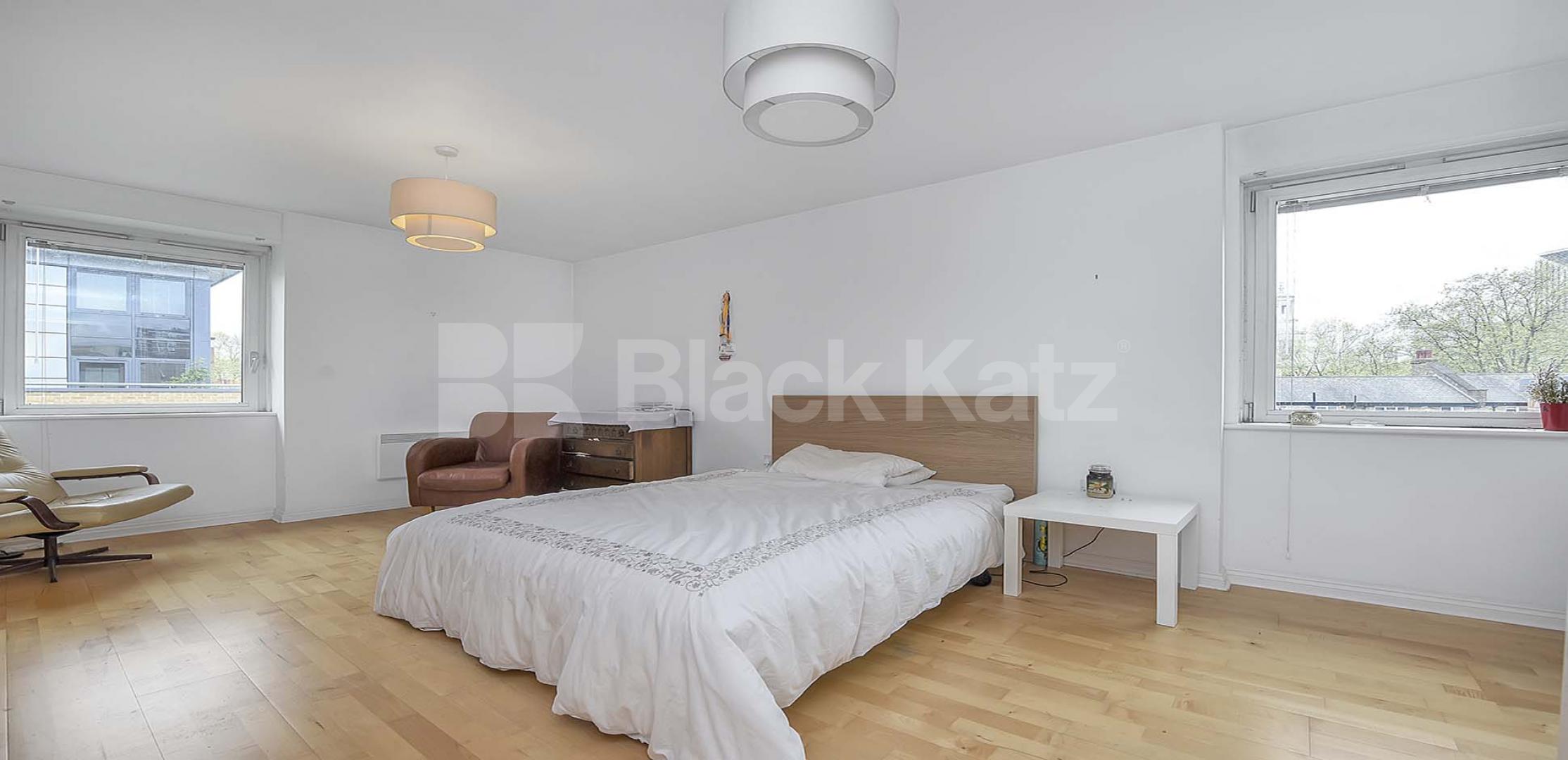 			UNDER OFFER, 3 Bedroom, 1 bath, 1 reception Penthouse			 Great Dover Street, Borough/London Bridge