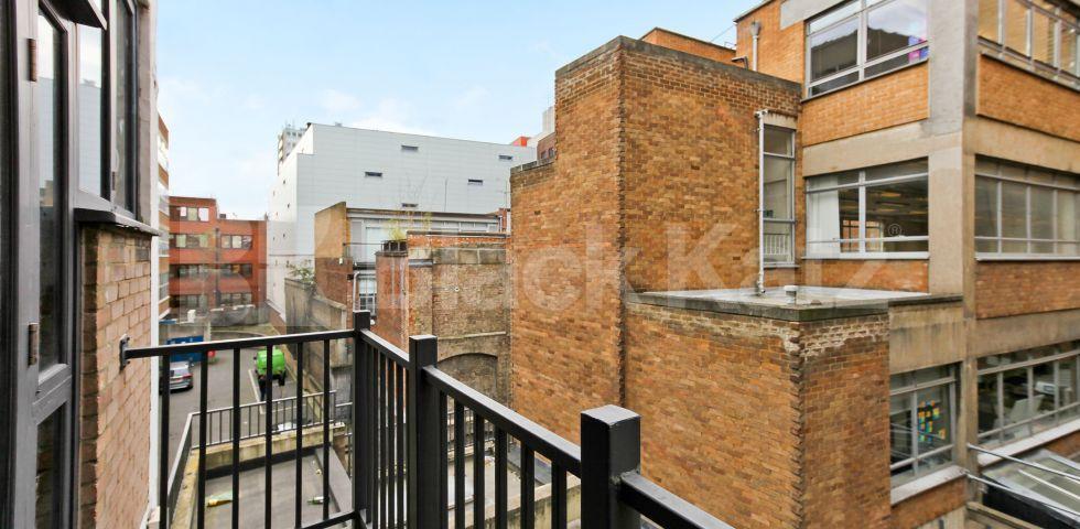 			STUNNING TWO BEDROOM WAREHOUSE CONVERSION, 2 Bedroom, 1 bath, 1 reception Flat			 BRITANNIA LOFTS-BANNER STREET, CLERKENWELL-OLD STREET-SHOREDITCH