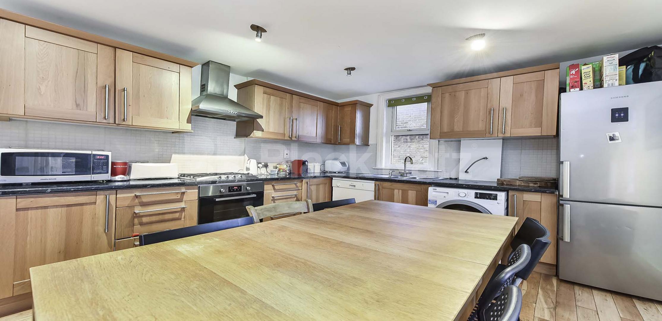 			UNDER OFFER , 4 Bedroom, 1 bath, 1 reception Maisonette			 Radbourne Road, Clapham South/Balham 