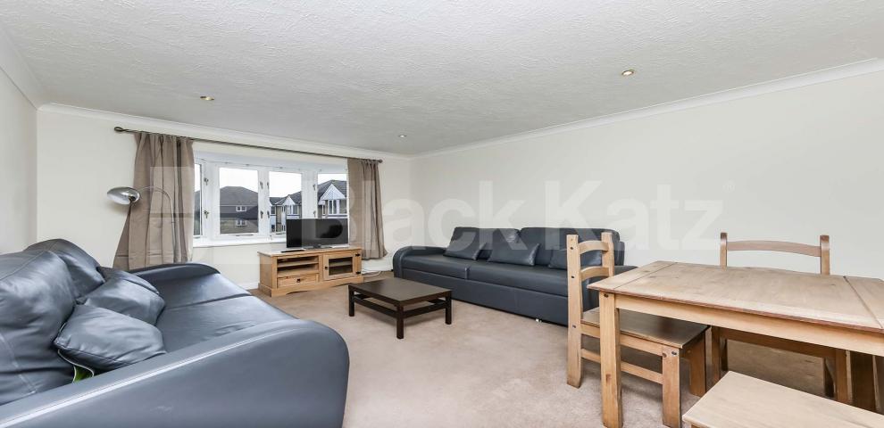 			NEW INSTRUCTION (Includes Parking)., 2 Bedroom, 1 bath, 1 reception Penthouse			 Sheppard Drive, Bermondsey