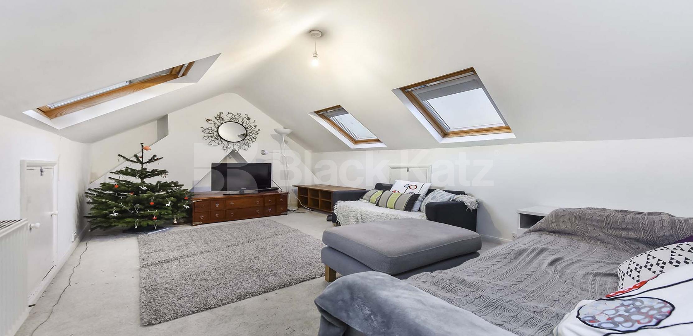 			UNDER OFFER , 4 Bedroom, 1 bath, 1 reception Maisonette			 Radbourne Road, Clapham South/Balham 