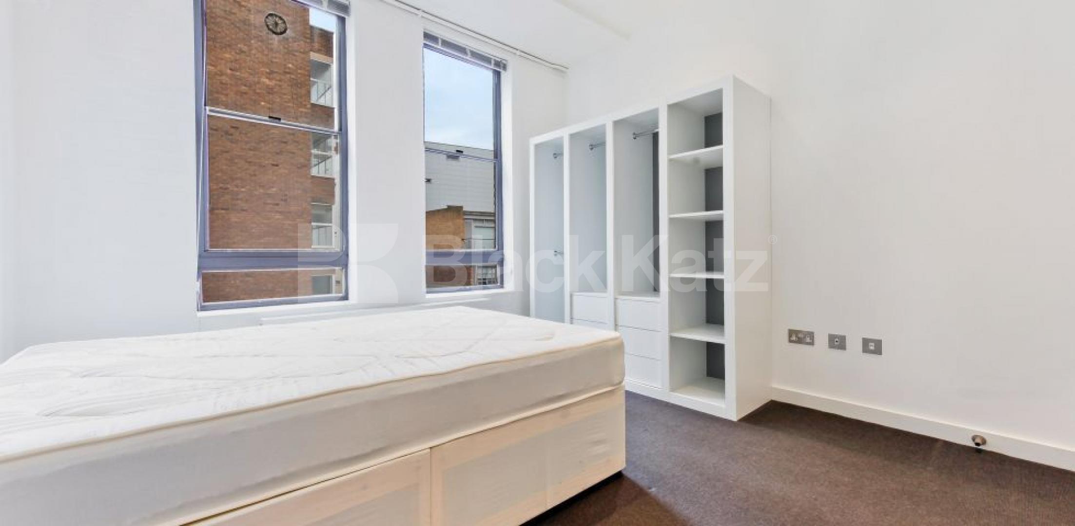 			STUNNING TWO BEDROOM WAREHOUSE CONVERSION, 2 Bedroom, 1 bath, 1 reception Flat			 BRITANNIA LOFTS-BANNER STREET, CLERKENWELL-OLD STREET-SHOREDITCH