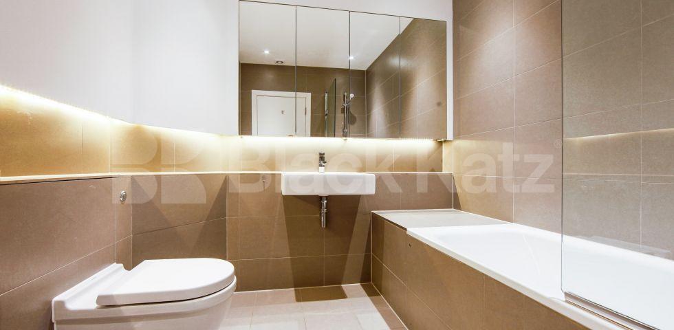 			STUNNING TWO BEDROOM WAREHOUSE CONVERSION, 2 Bedroom, 1 bath, 1 reception Flat			 BRITANNIA LOFTS-BANNER STREET, CLERKENWELL-OLD STREET-SHOREDITCH