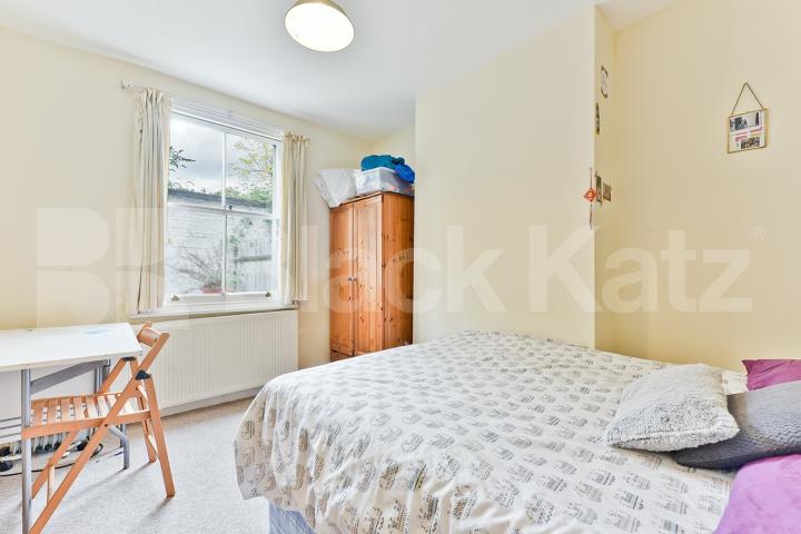 Triplex Georgian town house with two bathrooms & patio area Henshaw Street, Borough/Elephant and Castle