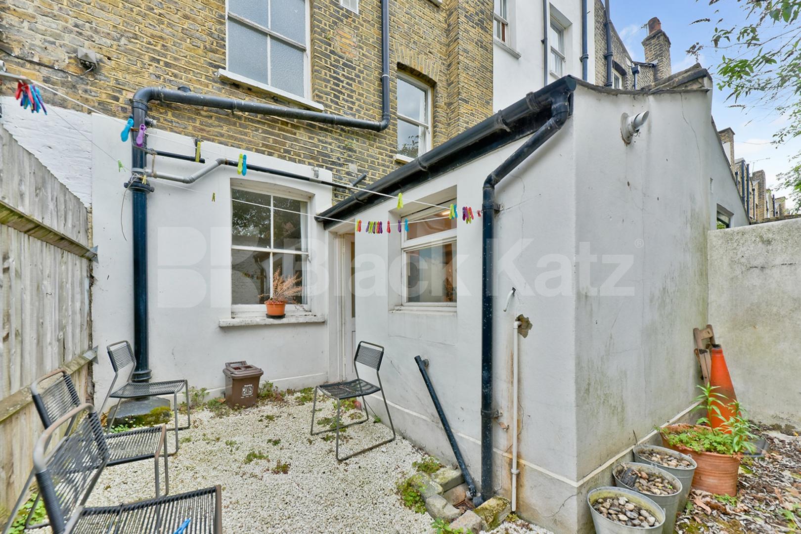 Georgian house,two bathrooms, charming patio garden & highly desirable address  Henshaw Street, Elephant and Castle/Borough