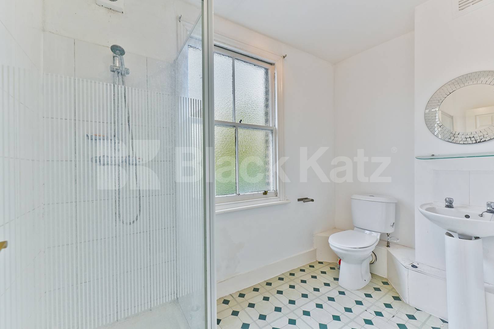 Triplex Georgian town house with two bathrooms & patio area Henshaw Street, Borough/Elephant and Castle
