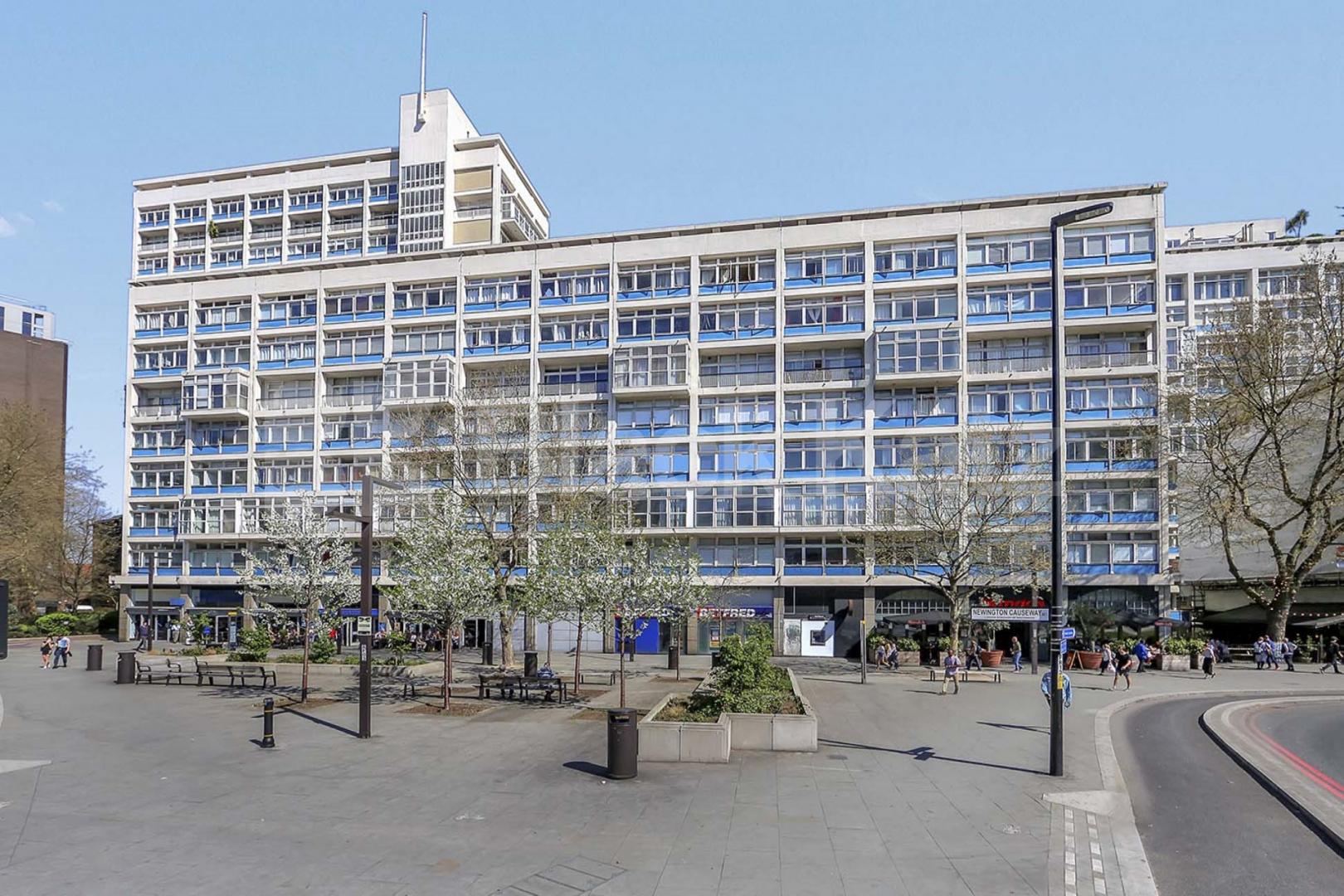 Includes concierge, pool, gym & water rates  Metro Central Heights, Newington Causeway, Elephant & Castle