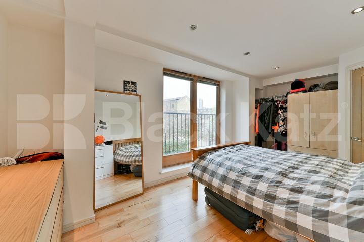 Superbly located & situated opposite the green open spacers of Tabard Gardens Artbrand Studios  Leathermarket street, London Bridge