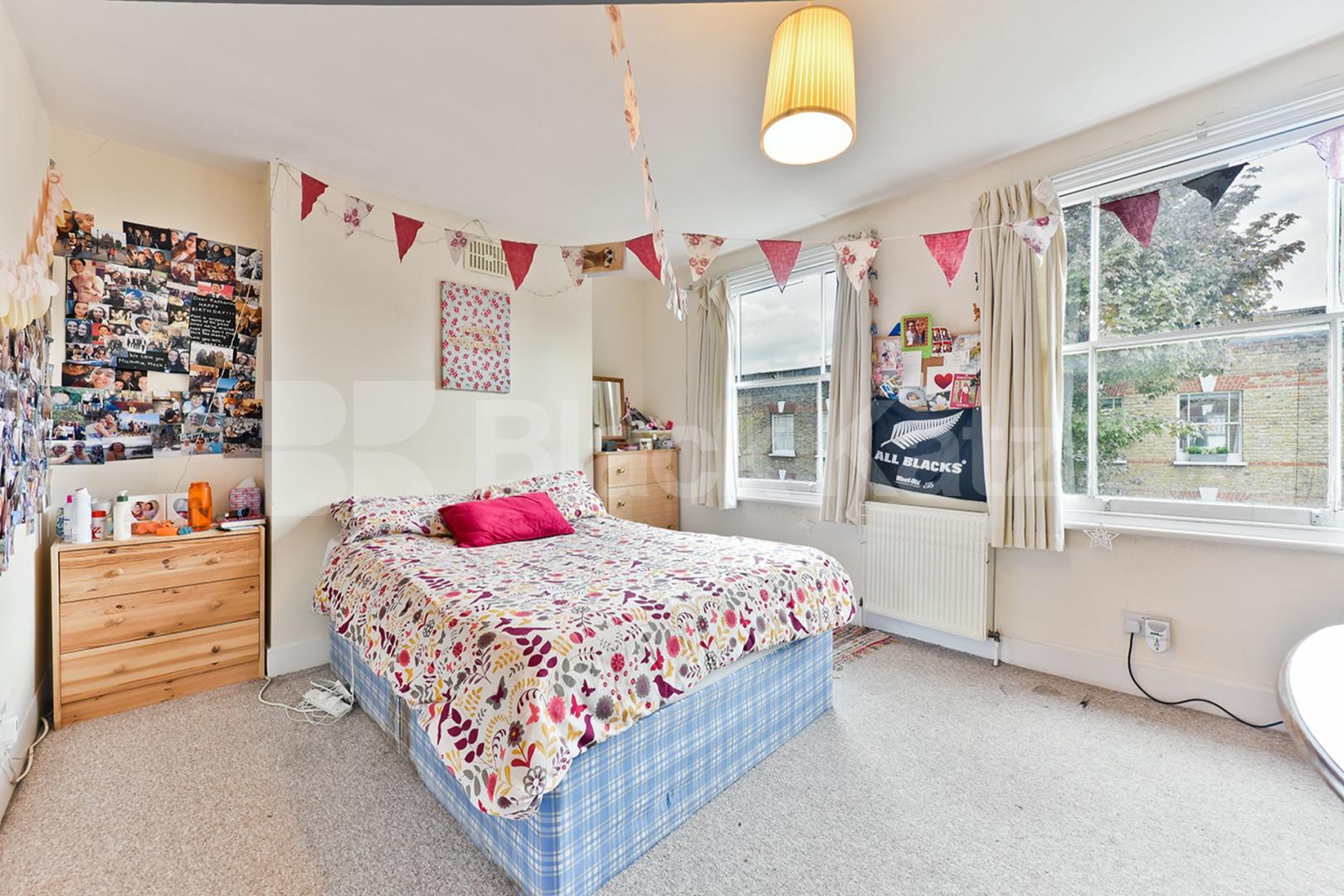Triplex Georgian town house with two bathrooms & patio area Henshaw Street, Borough/Elephant and Castle