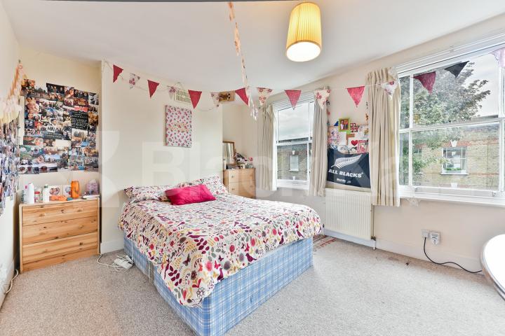 Triplex Georgian town house with two bathrooms & patio area Henshaw Street, Borough/Elephant and Castle