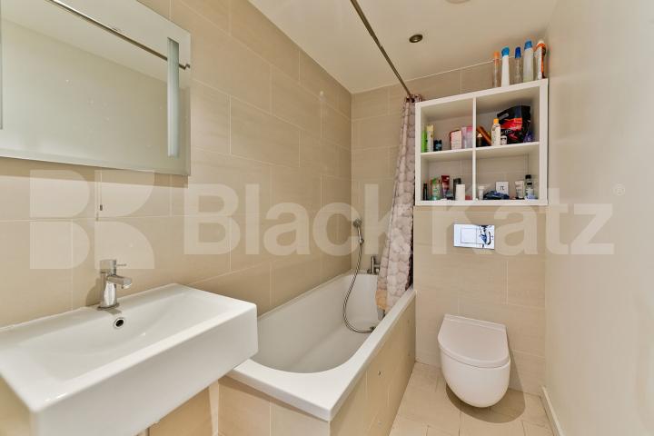 Superbly located & situated opposite the green open spacers of Tabard Gardens Artbrand Studios  Leathermarket street, London Bridge