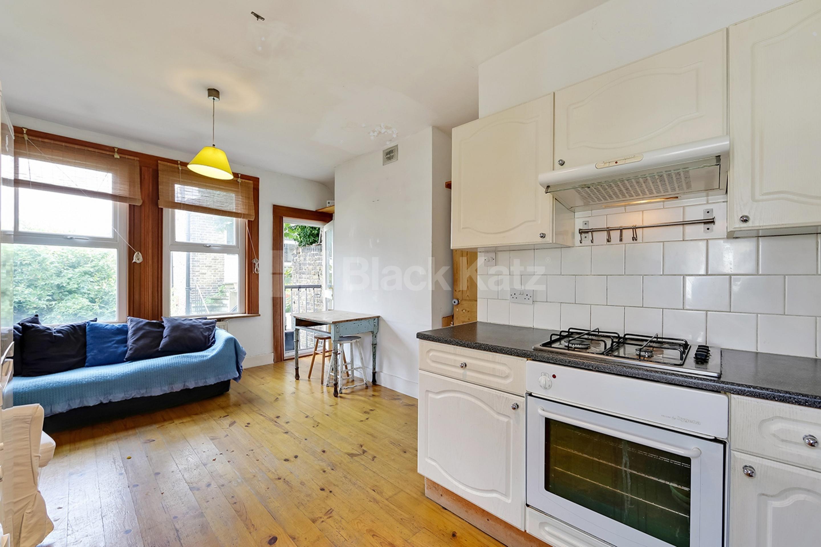 Top floor conversion, bright and airy with additional study room Lyham Road, Clapham Park SW2