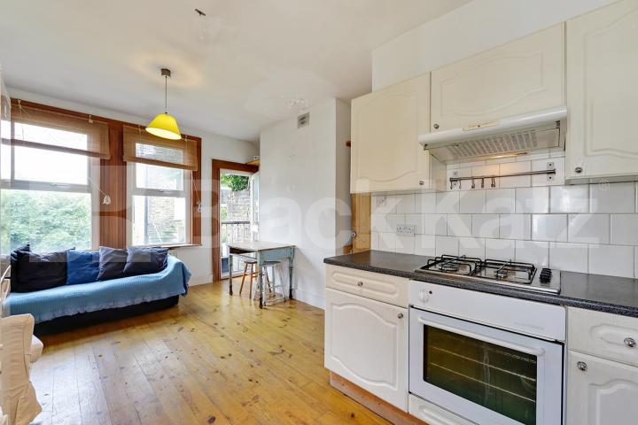 Top floor conversion, bright and airy with additional study room Lyham Road, Clapham Park