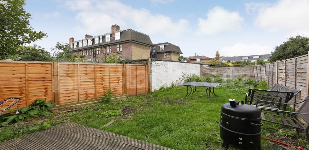 			NEW INSTRUCTION , 4 Bedroom, 2 bath, 1 reception Apartment			 Cavendish Road, Clapham South 