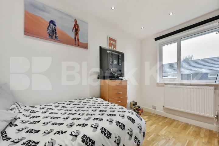 End of terrace four bedroomed house with garden  Rowditch Lane, Battersea