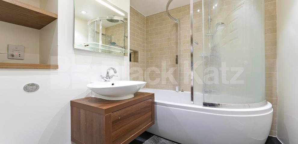 			NEW INSTRUCTION , 4 Bedroom, 2 bath, 1 reception Apartment			 Cavendish Road, Clapham South 