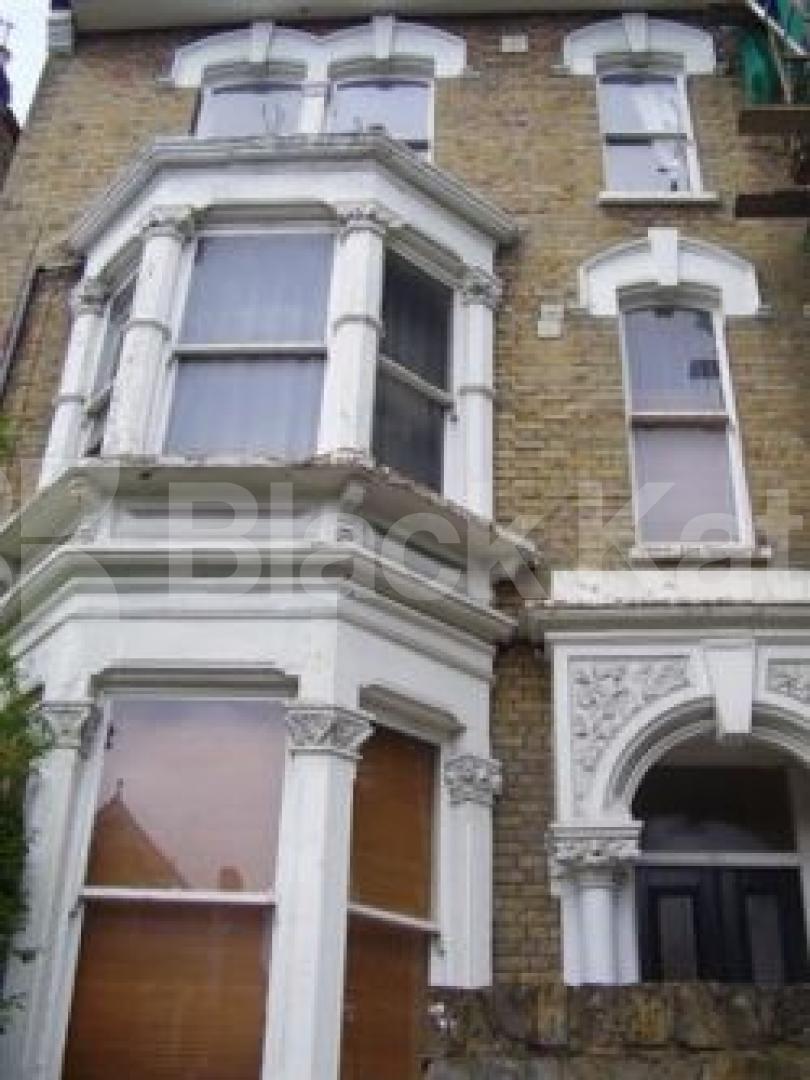 			3 Bedroom, 1 bath, 1 reception Flat			 Stapleton Hall Road, STROUD GREEN N4
