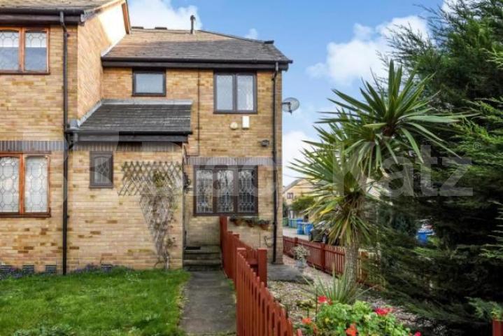 			NEW INSTRUCTION (Includes Parking), 3 Bedroom, 1 bath, 1 reception End Terraced House			 Surrey Water Raod., Canada Water