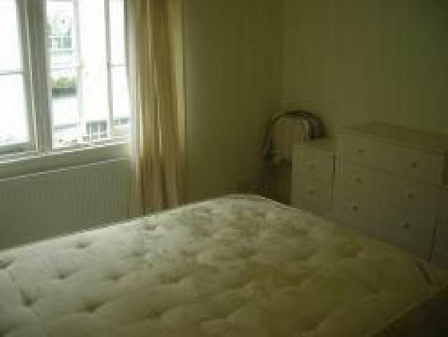 			2 Bedroom, 1 bath, 1 reception Flat			 Sutherland Avenue, MAIDA VALE W9