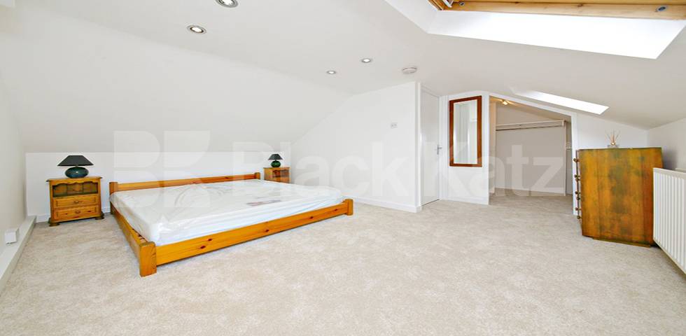 			STUNNING 2 BED !, 2 Bedroom, 1 bath, 1 reception Flat			 Tavistock Crescent, PORTOBELLO / WESTBOURNE PARK