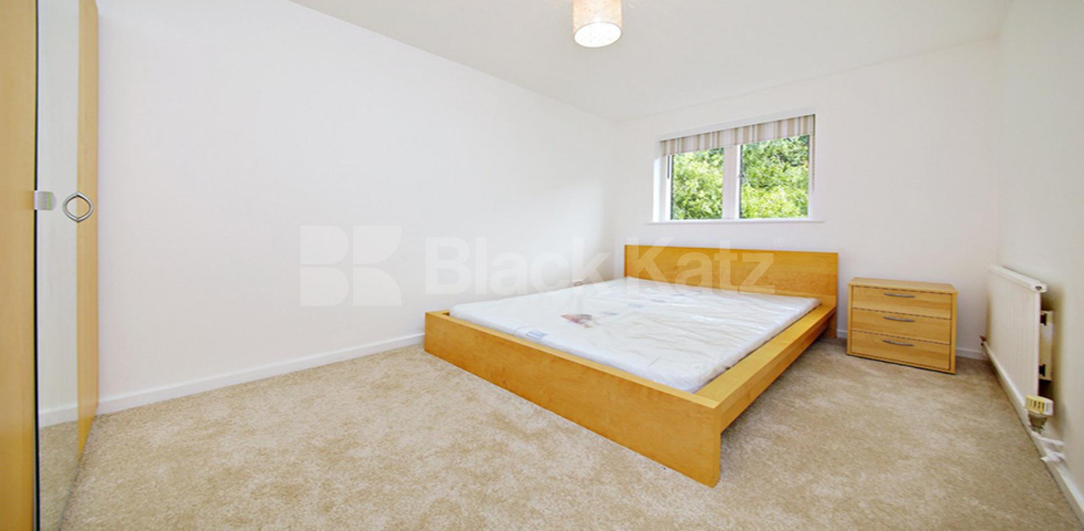 Easy Access 2 Bedroom, Furnished Flat in Tavistock Crescent W11