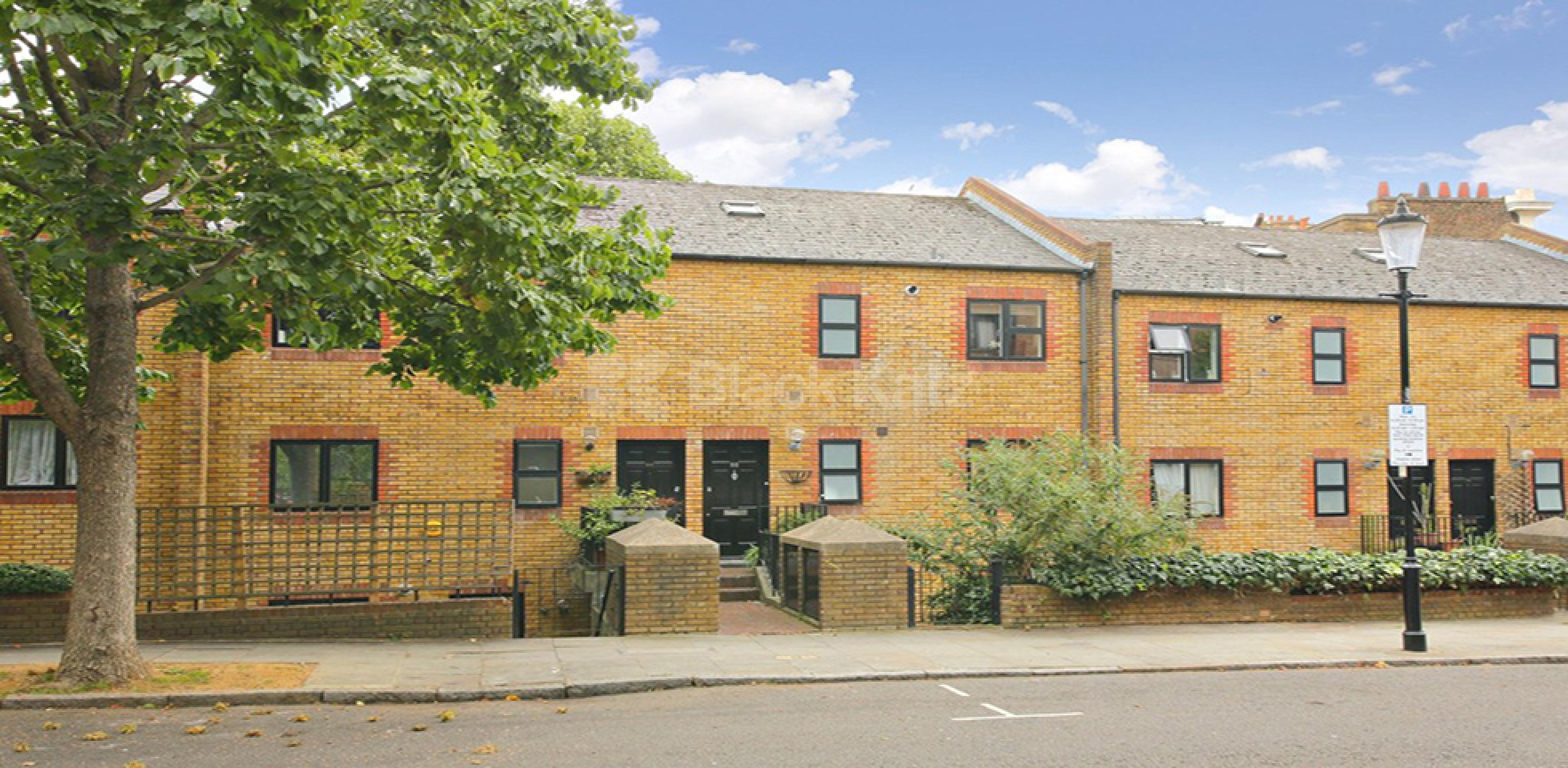 			STUNNING 2 BED !, 2 Bedroom, 1 bath, 1 reception Flat			 Tavistock Crescent, PORTOBELLO / WESTBOURNE PARK W11