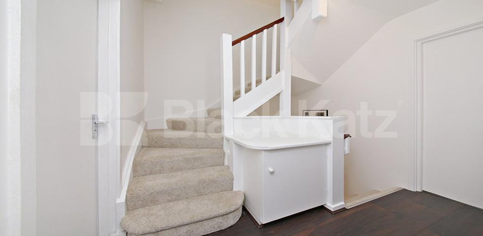 			STUNNING 2 BED !, 2 Bedroom, 1 bath, 1 reception Flat			 Tavistock Crescent, PORTOBELLO / WESTBOURNE PARK