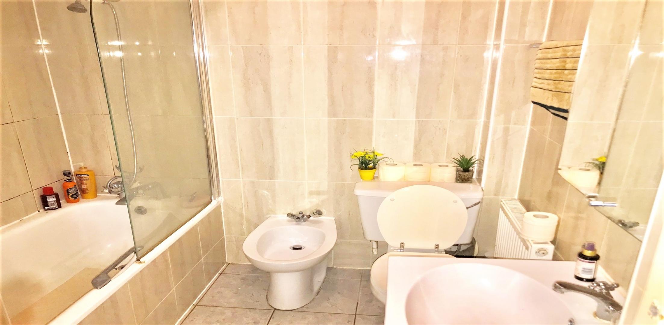 			2 Bedroom, 1 bath, 1 reception Apartment			 Adamson Road, SWISS COTTAGE