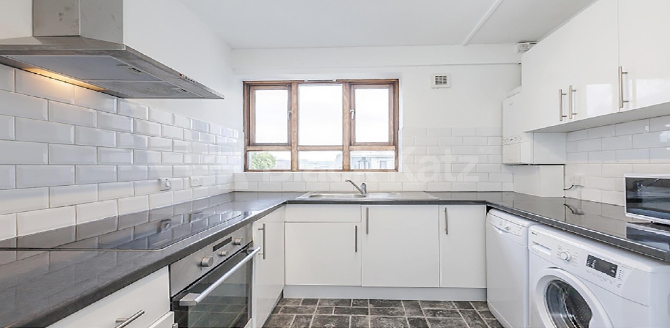 			NEW INSTRUCTION!, 2 Bedroom, 1 bath, 1 reception Flat			 Birkenhead Street, KINGS CROSS